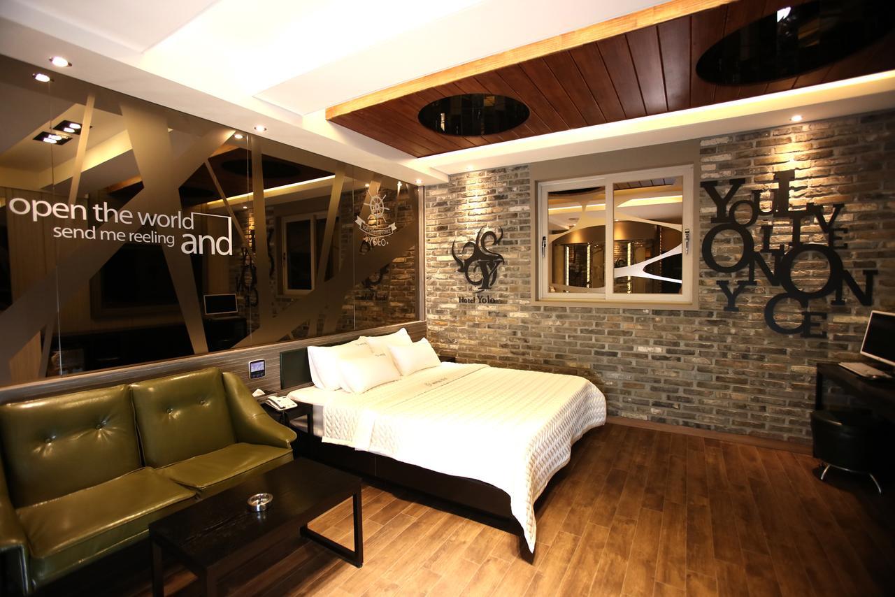 Hotel Yolo Chongnae-dong Extérieur photo
