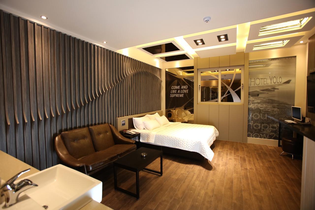Hotel Yolo Chongnae-dong Extérieur photo